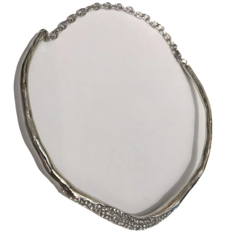 collier en verre et métal